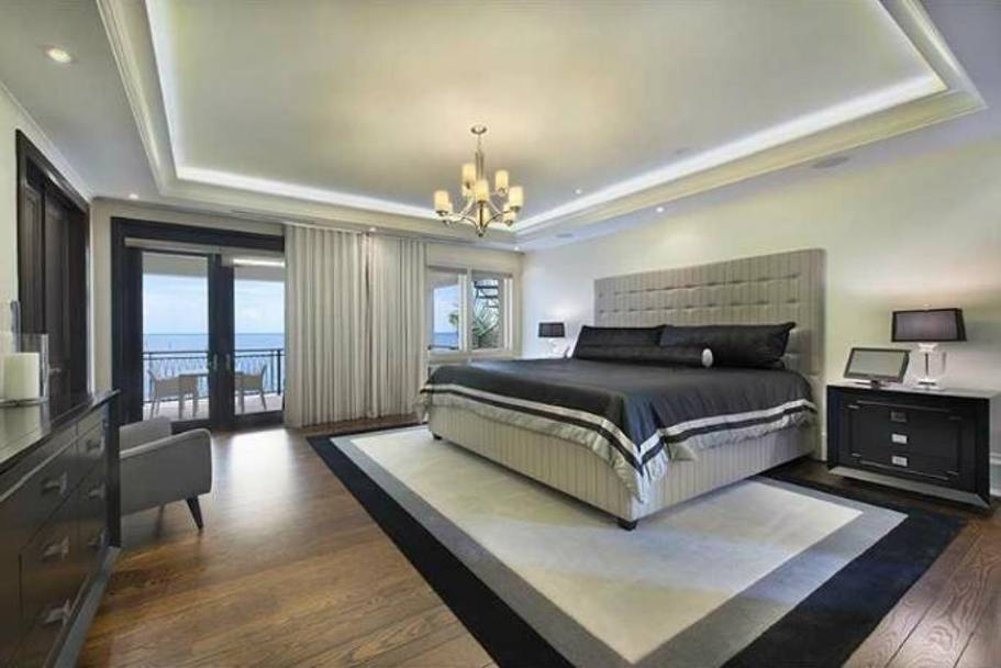 Come ogni villa che si rispetti, ecco la splendida camera da letto, con terrazzo e vista mare, ovviamente! 3590crystalviewcourt.com
